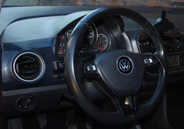 VOLKSWAGEN Up! 1.0 move