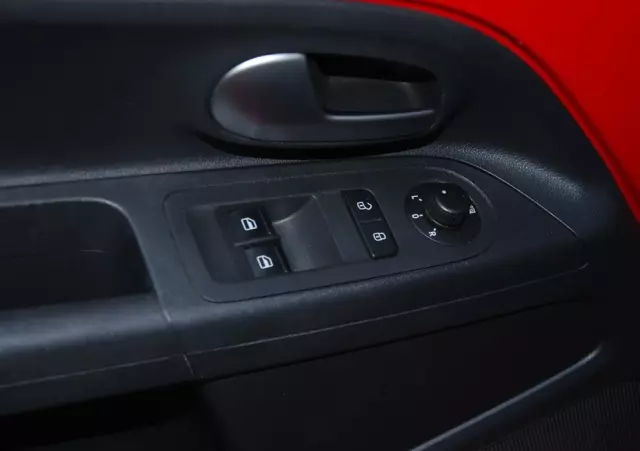 VOLKSWAGEN Up! 1.0 move