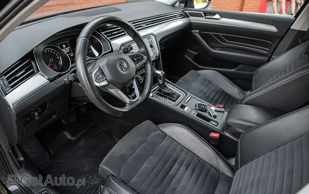 VOLKSWAGEN Passat Ver-1-4-tsi-plug--in-hybrid-gte-dsg