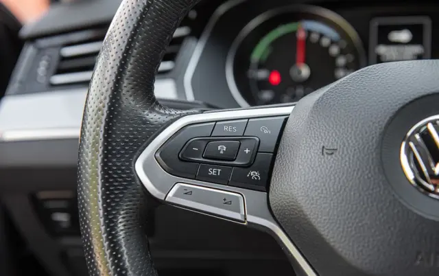 VOLKSWAGEN Passat Ver-1-4-tsi-plug--in-hybrid-gte-dsg