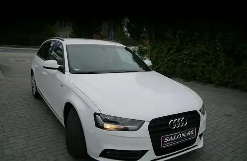 AUDI A4 