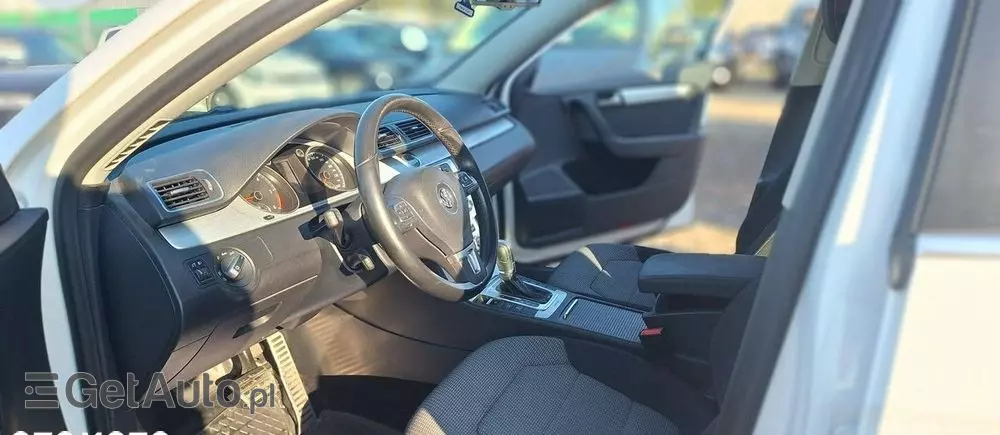 VOLKSWAGEN Passat Alltrack 