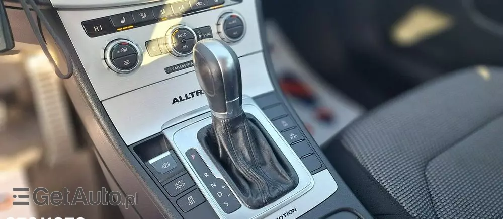 VOLKSWAGEN Passat Alltrack 