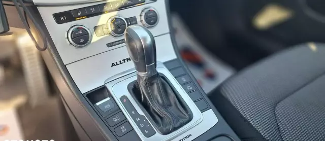 VOLKSWAGEN Passat Alltrack 