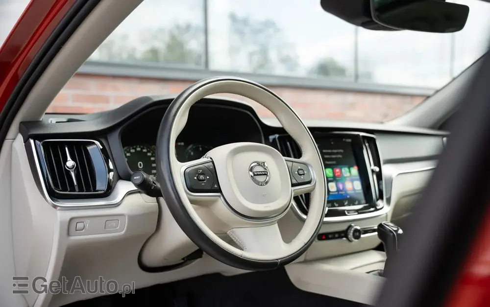 VOLVO V60 D3 Drive-E Momentum
