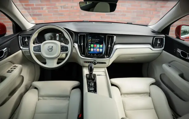 VOLVO V60 D3 Drive-E Momentum