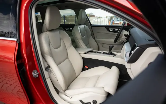 VOLVO V60 D3 Drive-E Momentum