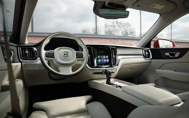 VOLVO V60 D3 Drive-E Momentum