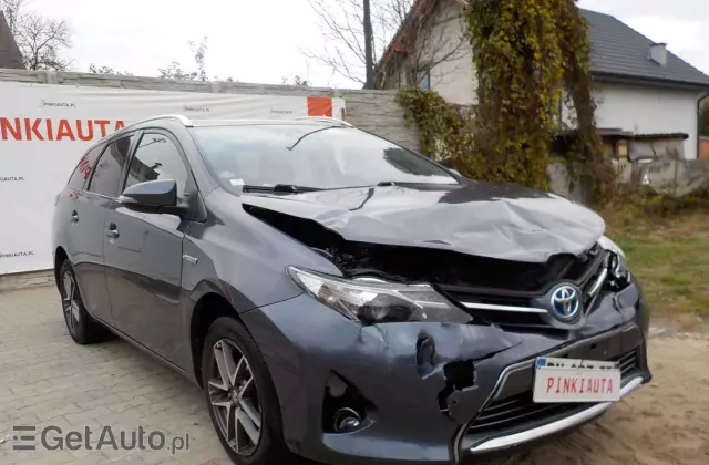 TOYOTA Auris 