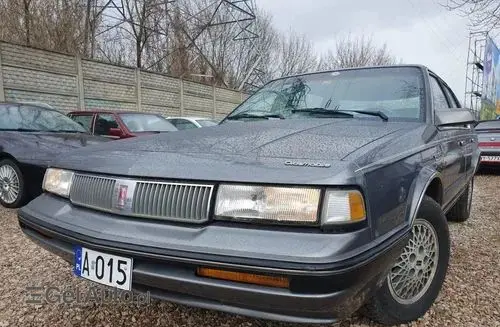 OLDSMOBILE Cutlass 