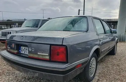 OLDSMOBILE Cutlass 