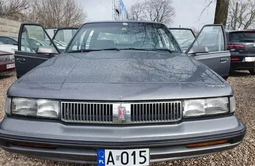 OLDSMOBILE Cutlass 