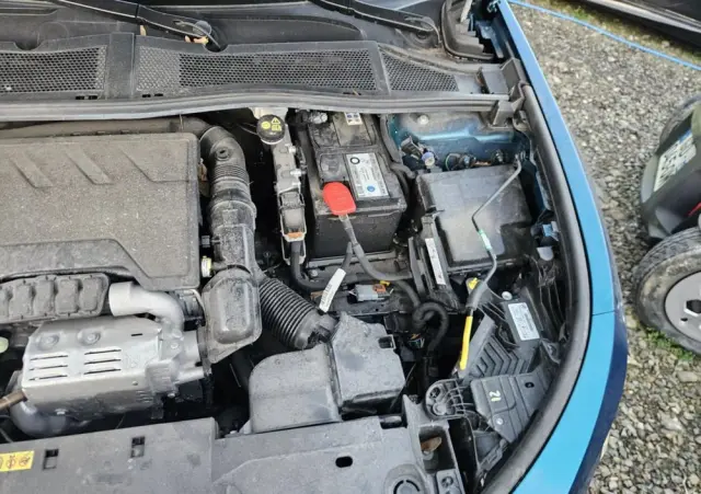PEUGEOT 408 1.2 PureTech Allure Pack S&S EAT8