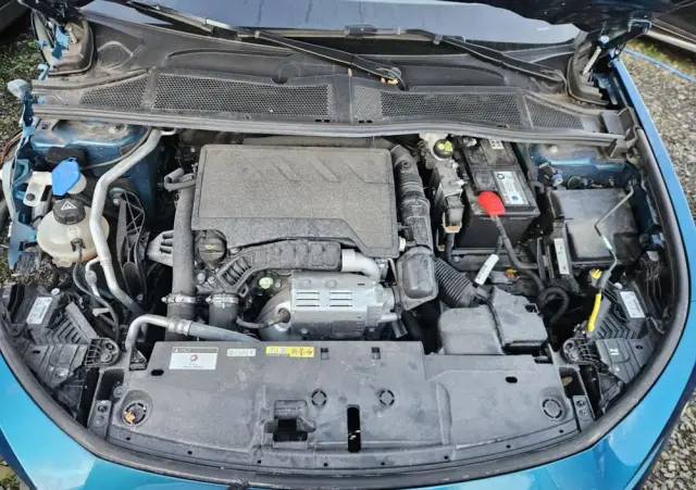 PEUGEOT 408 1.2 PureTech Allure Pack S&S EAT8