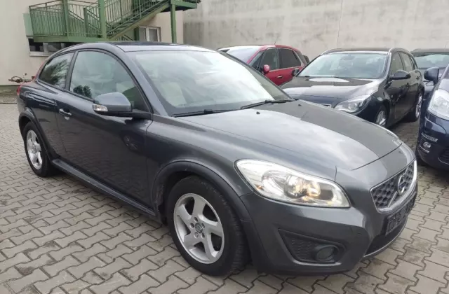 VOLVO C30 
