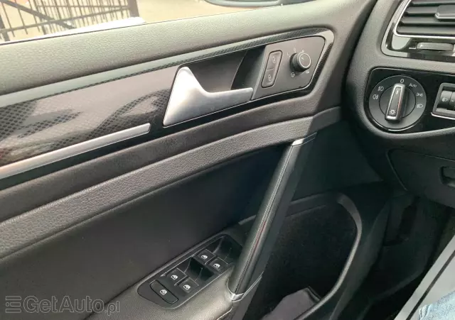 VOLKSWAGEN Golf 1.6 TDI BlueMotion Technology DSG Trendline