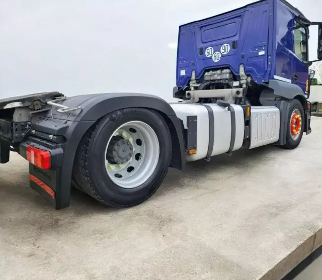 MERCEDES-BENZ Actros 