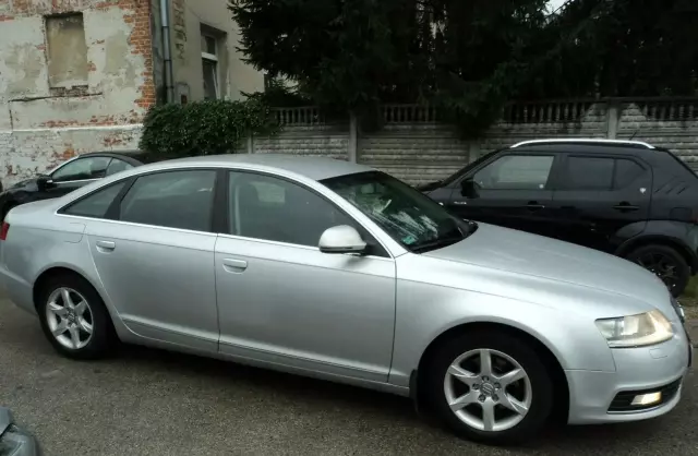 AUDI A6 