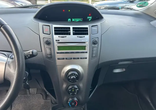 TOYOTA Yaris 1.33 VVT-i Cool+