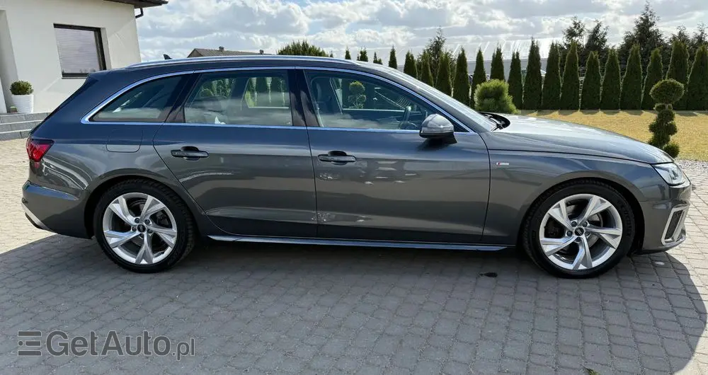 AUDI A4 Avant 30 TDI S tronic S line