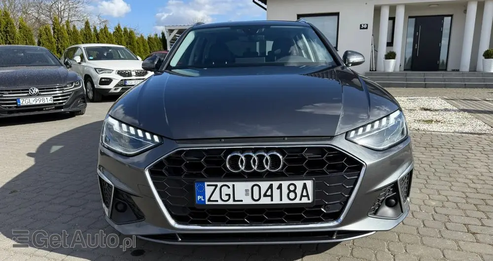 AUDI A4 Avant 30 TDI S tronic S line