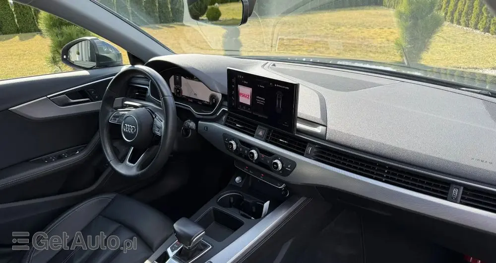 AUDI A4 Avant 30 TDI S tronic S line