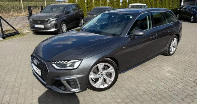 AUDI A4 Avant 30 TDI S tronic S line