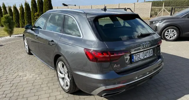 AUDI A4 Avant 30 TDI S tronic S line