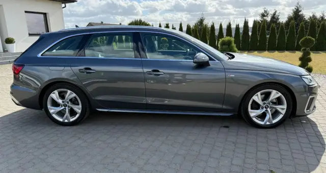 AUDI A4 Avant 30 TDI S tronic S line