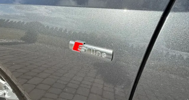 AUDI A4 Avant 30 TDI S tronic S line