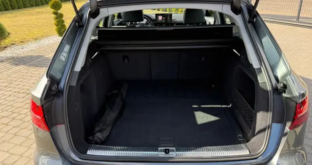 AUDI A4 Avant 30 TDI S tronic S line