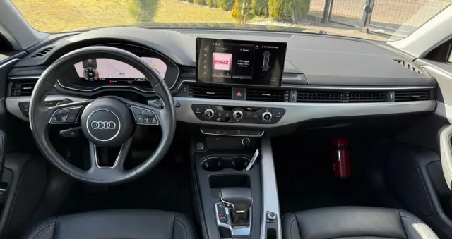 AUDI A4 Avant 30 TDI S tronic S line