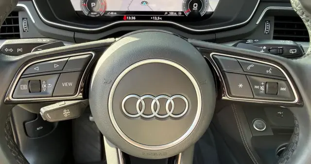 AUDI A4 Avant 30 TDI S tronic S line