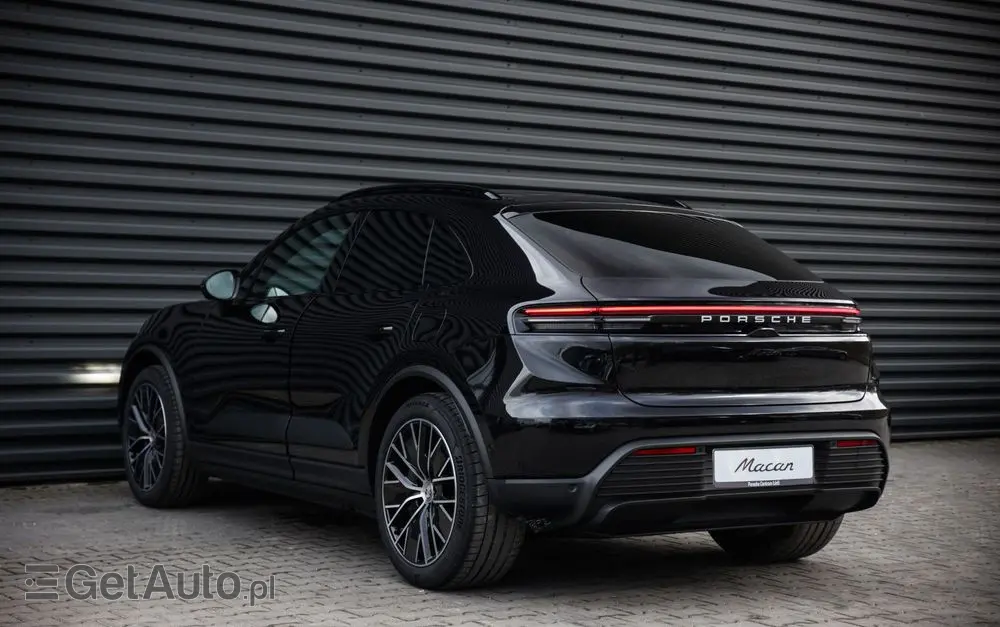 PORSCHE Macan 
