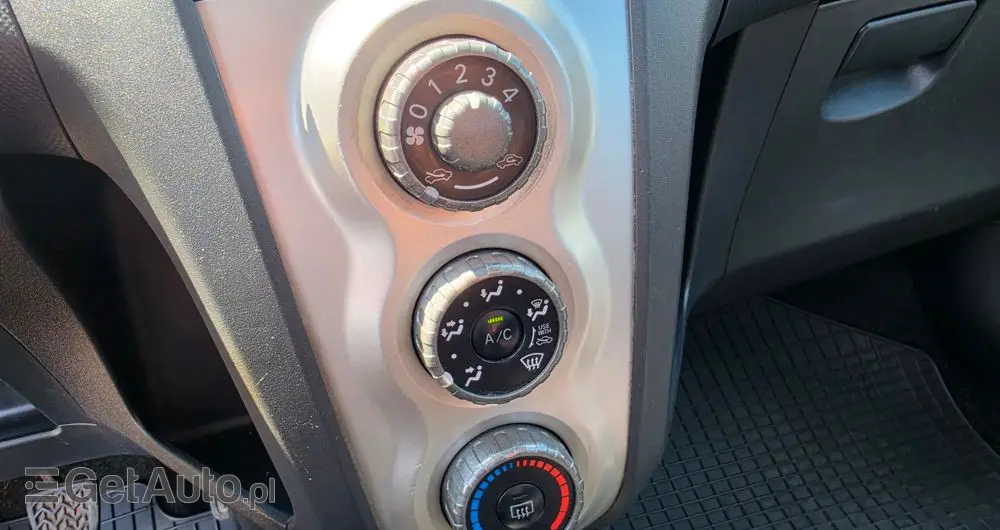 TOYOTA Yaris 1.0 Luna A/C
