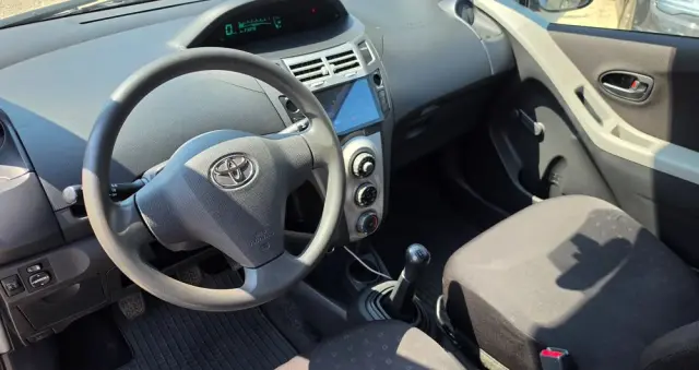 TOYOTA Yaris 1.0 Luna A/C