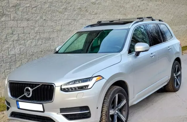 VOLVO XC90 