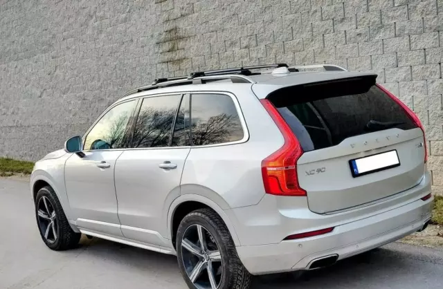 VOLVO XC90 