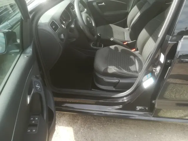 VOLKSWAGEN Polo Comfortline