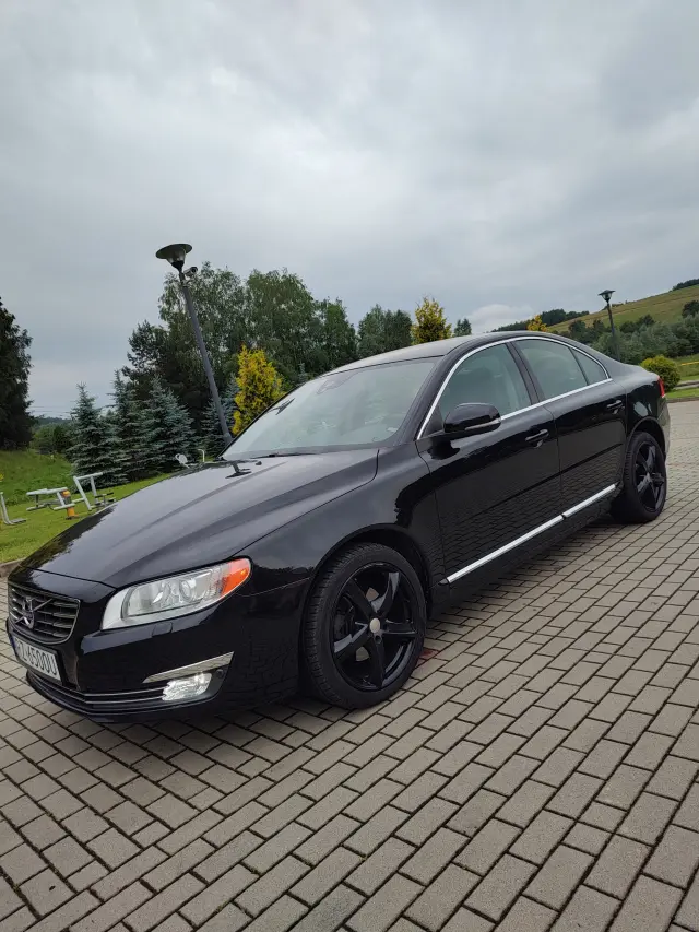 VOLVO S80 