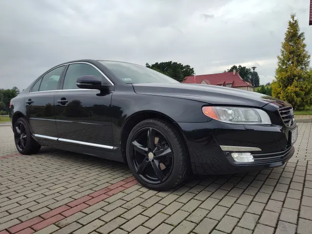 VOLVO S80 