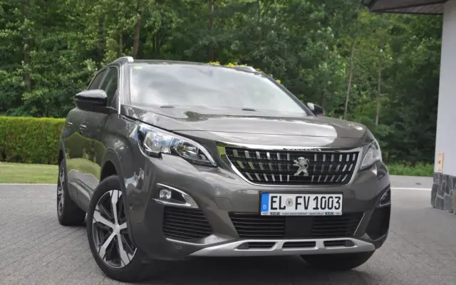 PEUGEOT 3008 BlueHDi 120 Stop & Start Allure