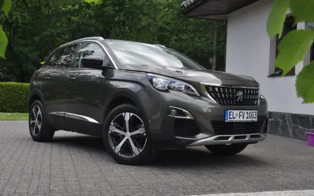 PEUGEOT 3008 BlueHDi 120 Stop & Start Allure