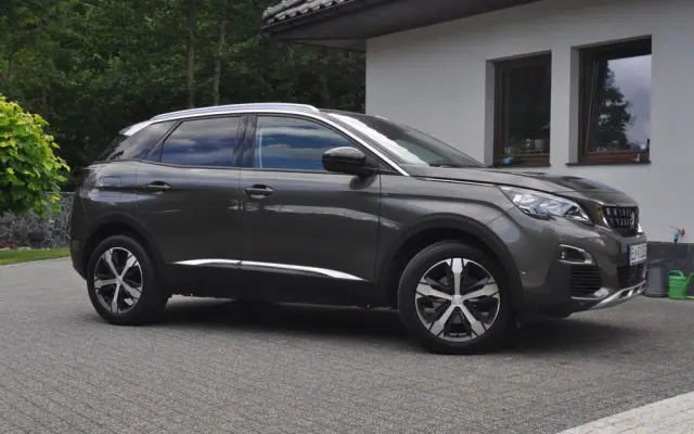 PEUGEOT 3008 BlueHDi 120 Stop & Start Allure