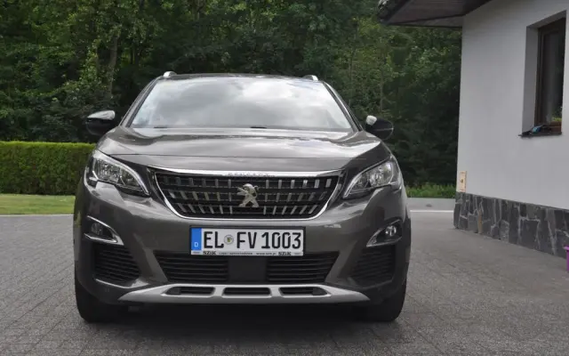 PEUGEOT 3008 BlueHDi 120 Stop & Start Allure