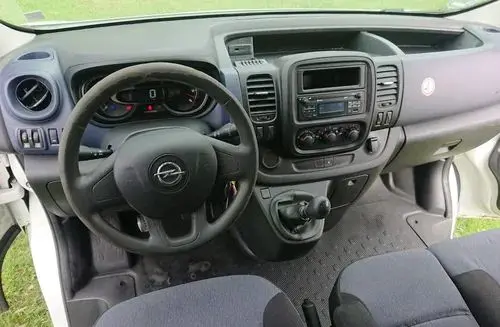 OPEL Vivaro 
