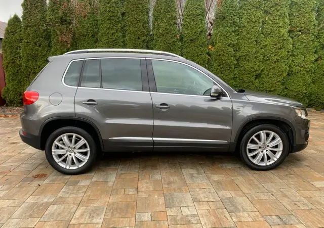 VOLKSWAGEN Tiguan 2.0 TDI DPF BlueMotion Technology Trend & Fun