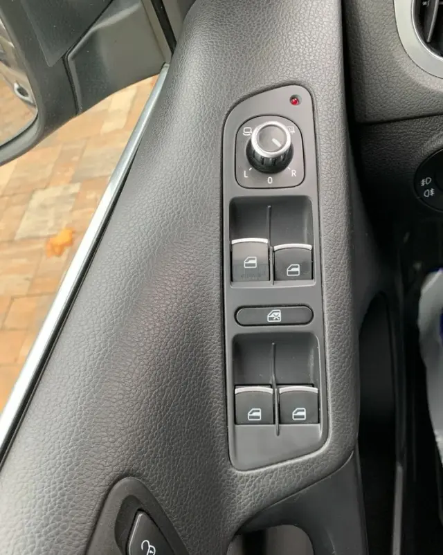 VOLKSWAGEN Tiguan 2.0 TDI DPF BlueMotion Technology Trend & Fun