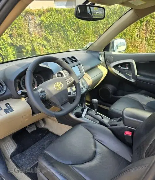 TOYOTA Rav 4 