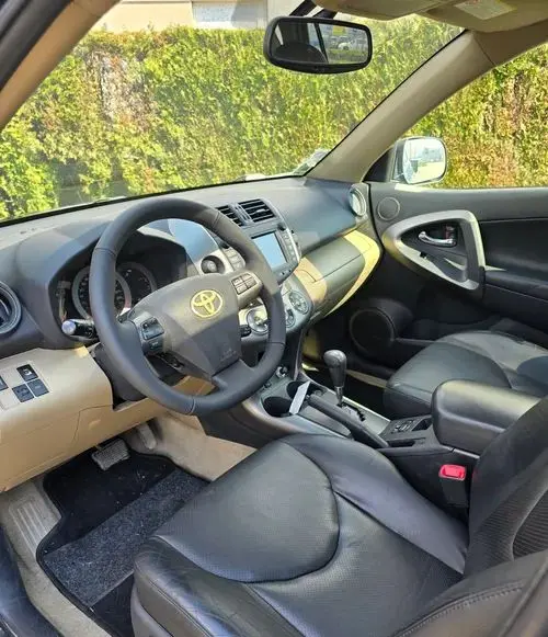 TOYOTA Rav 4 